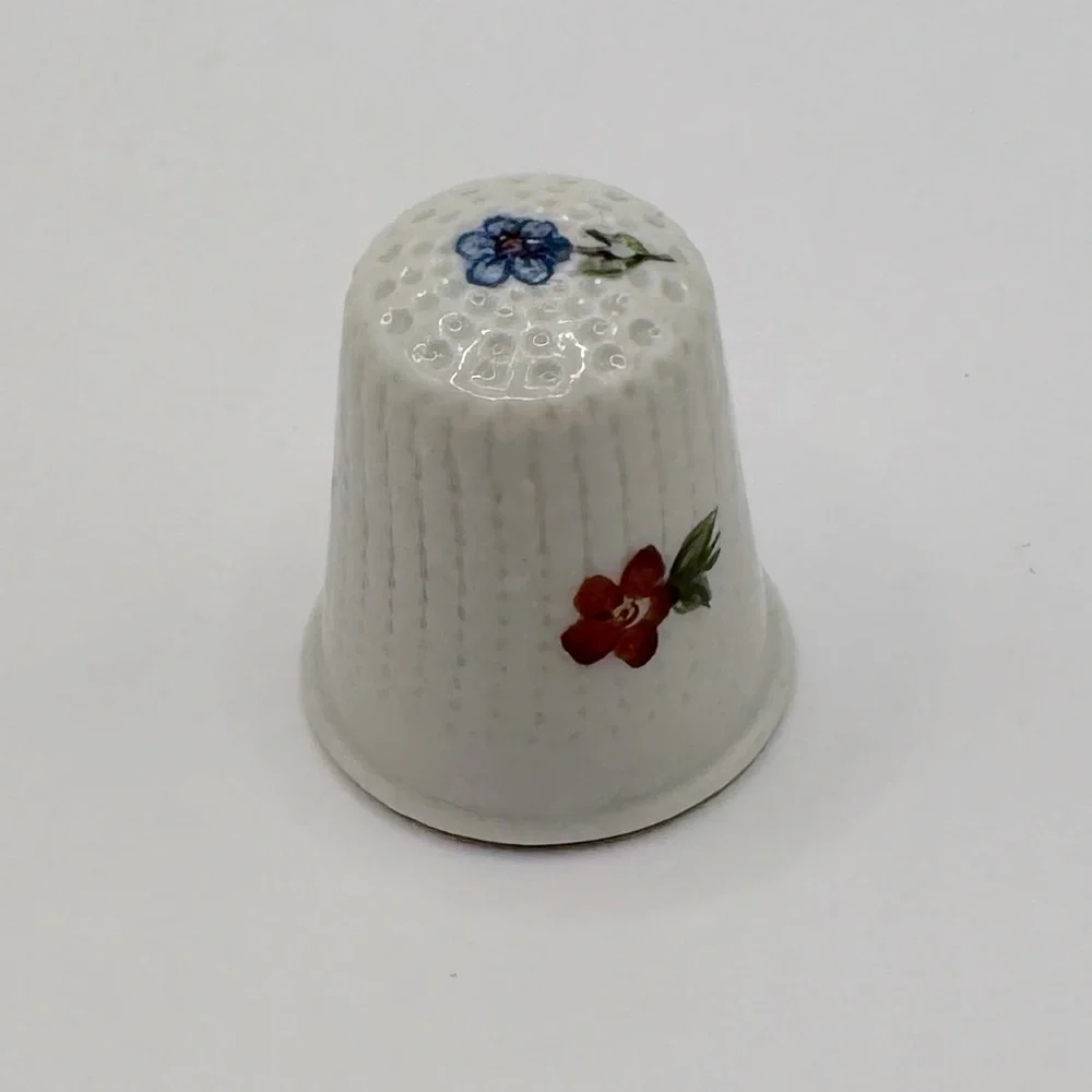 LIMOGES Vintage Floral Porcelain Thimble